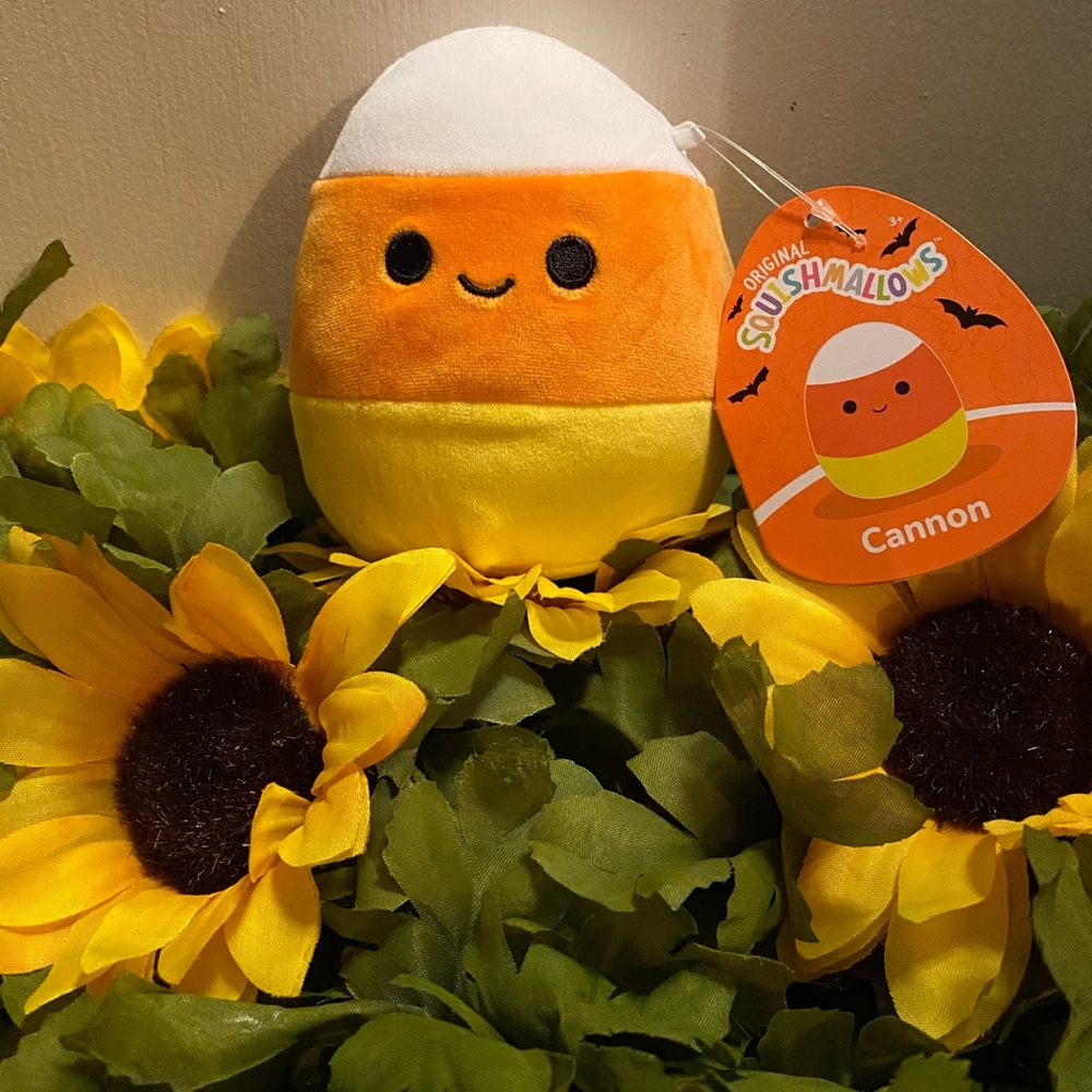 BNWT - Halloween Cannon Candy Corn - 5 Inch Squishmallow